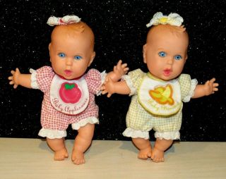 Adorable Toy Biz 1996 Gerber Baby Dolls - 8.  5 " Tall Baby Applesauce/banana