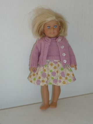 American Girl Doll Mini Kit Kittredge 6.  5 " Sweater Skirt Blonde Hair (d8 16)