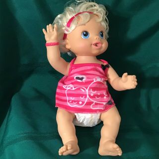 2010 Hasbro Baby Alive Wet N Wiggle Talking Blonde Hair Interactive Doll