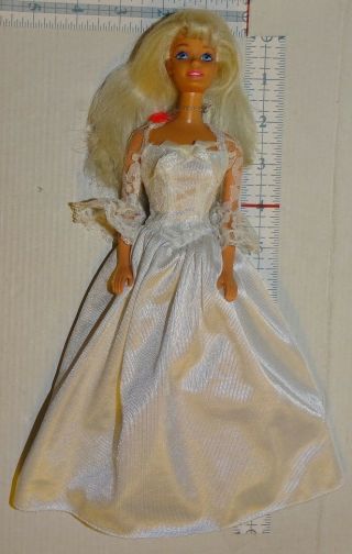 Mattel Barbie Fashion Avenue Bridal Dress Wedding Gown Dress 1996 With Doll