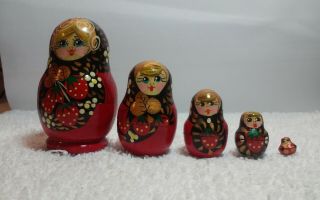 Spectacular Handmade 5 Piece Russian Nesting Doll,  Signed Largest Bout 3.  25