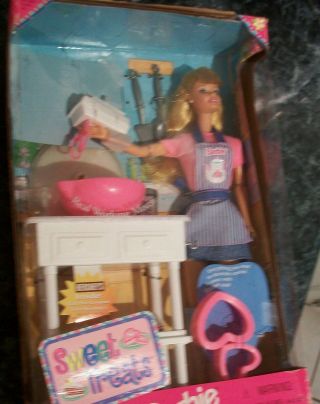 1998 Barbie Sweet Treats Kitchen Set 20708 Mattel