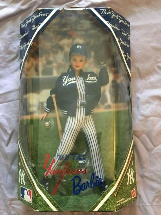 Major League Baseball Yankees 1999 Barbie Doll