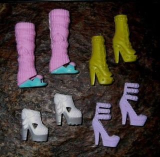 Barbie Doll Clothes U11 - 4 Pairs Of Assorted Modern Shoes
