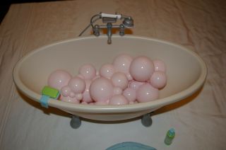 American Girl Doll Bubble Bath Tub With Accessories