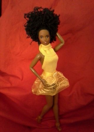 African American Articulated Arms / Tnt Nichelle Doll Dressed (see Photos)
