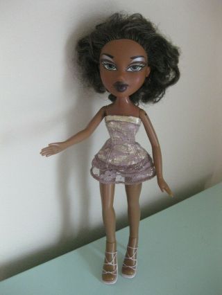 Retired First Edition African American Sasha Bratz Doll W/afro In Great Outfit
