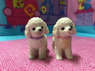 2000 Mattel Barbie Dress Up Ballet Recital Pets Two White Puppies Dogs Pre - Owned