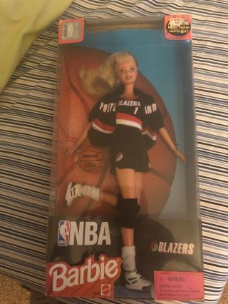 Nba Portland Trail Blazers Barbie Doll & Basketball